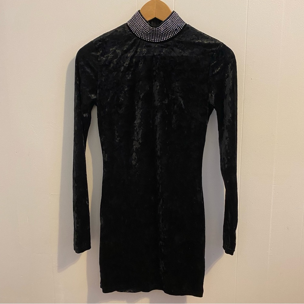 NWT Forever 21 Black Velvet Stud Detail High Neck Long Sleeve Bodycon Mini Dress